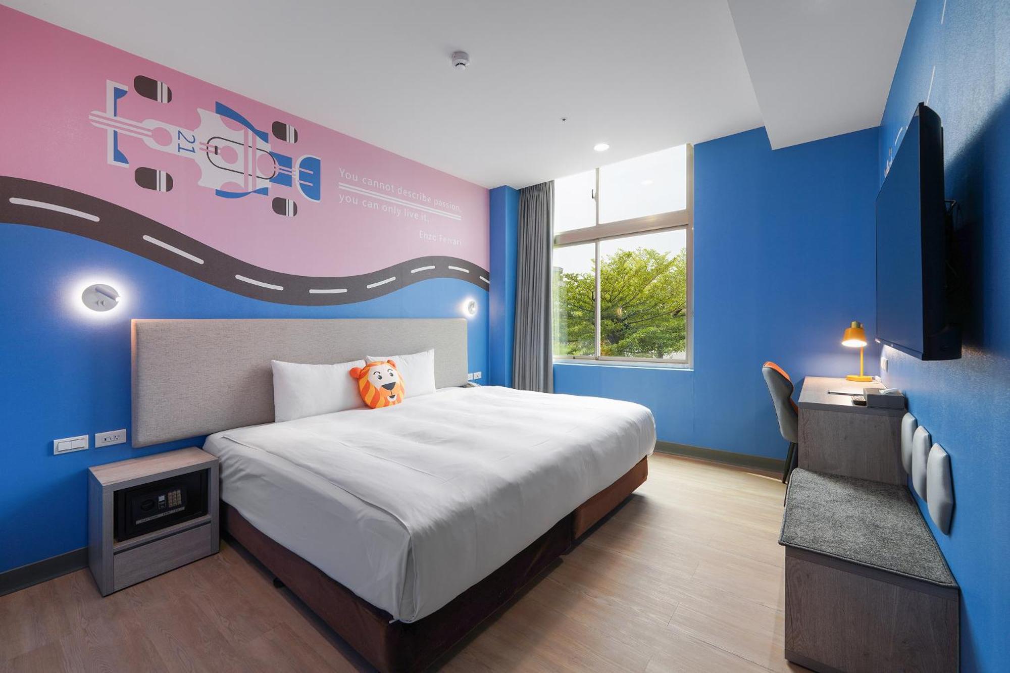 Holiday Garden Hotel Skm Park Kaohsiung Bagian luar foto