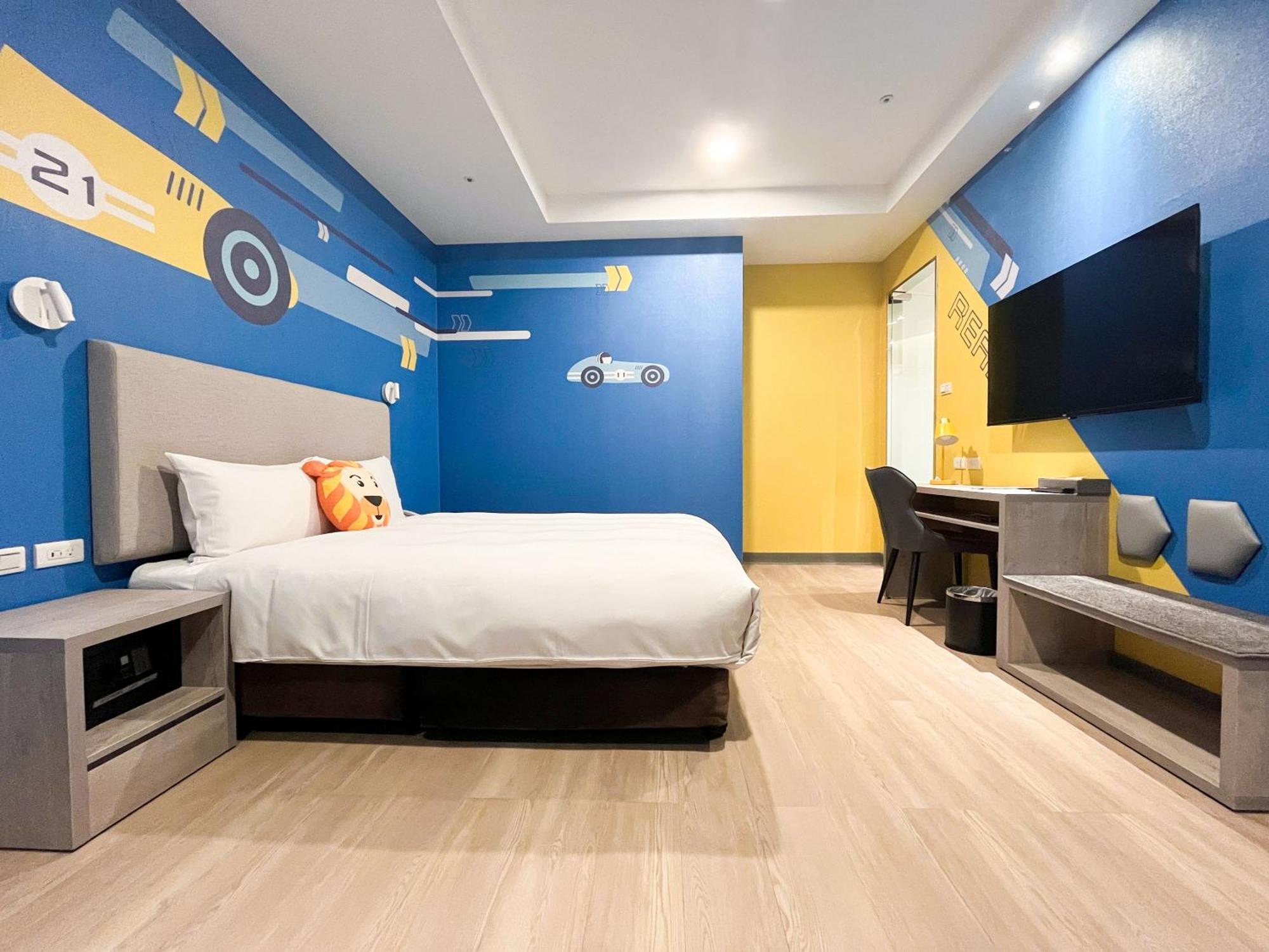 Holiday Garden Hotel Skm Park Kaohsiung Bagian luar foto