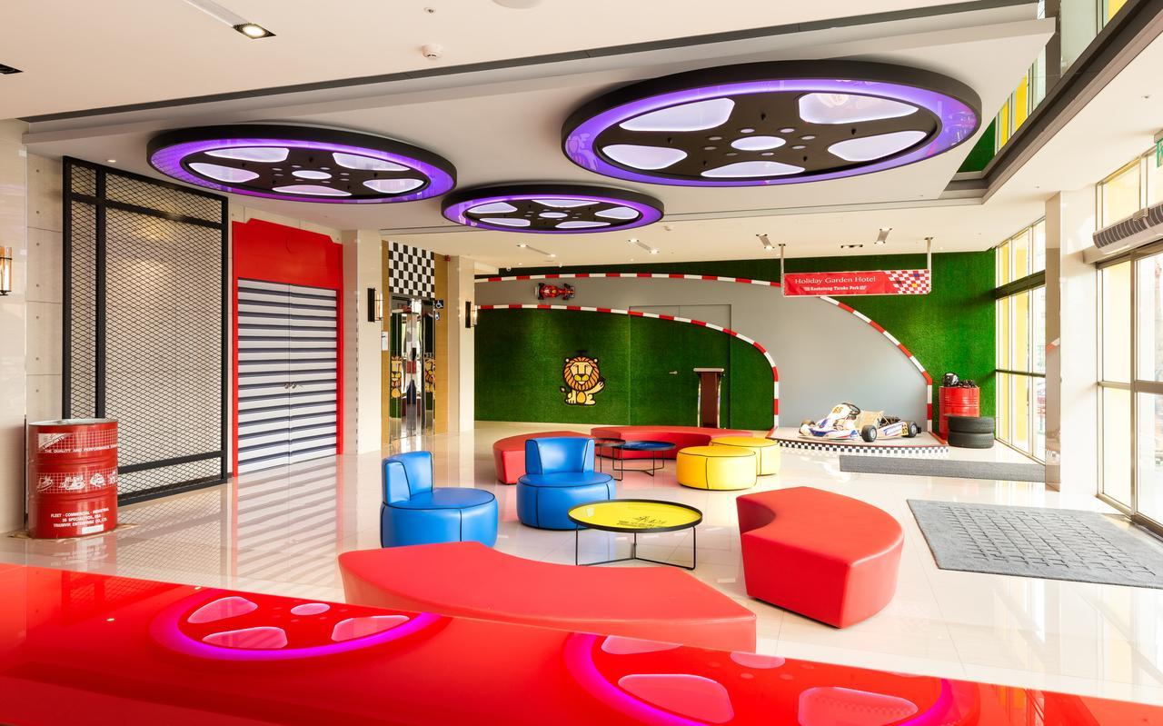 Holiday Garden Hotel Skm Park Kaohsiung Bagian luar foto