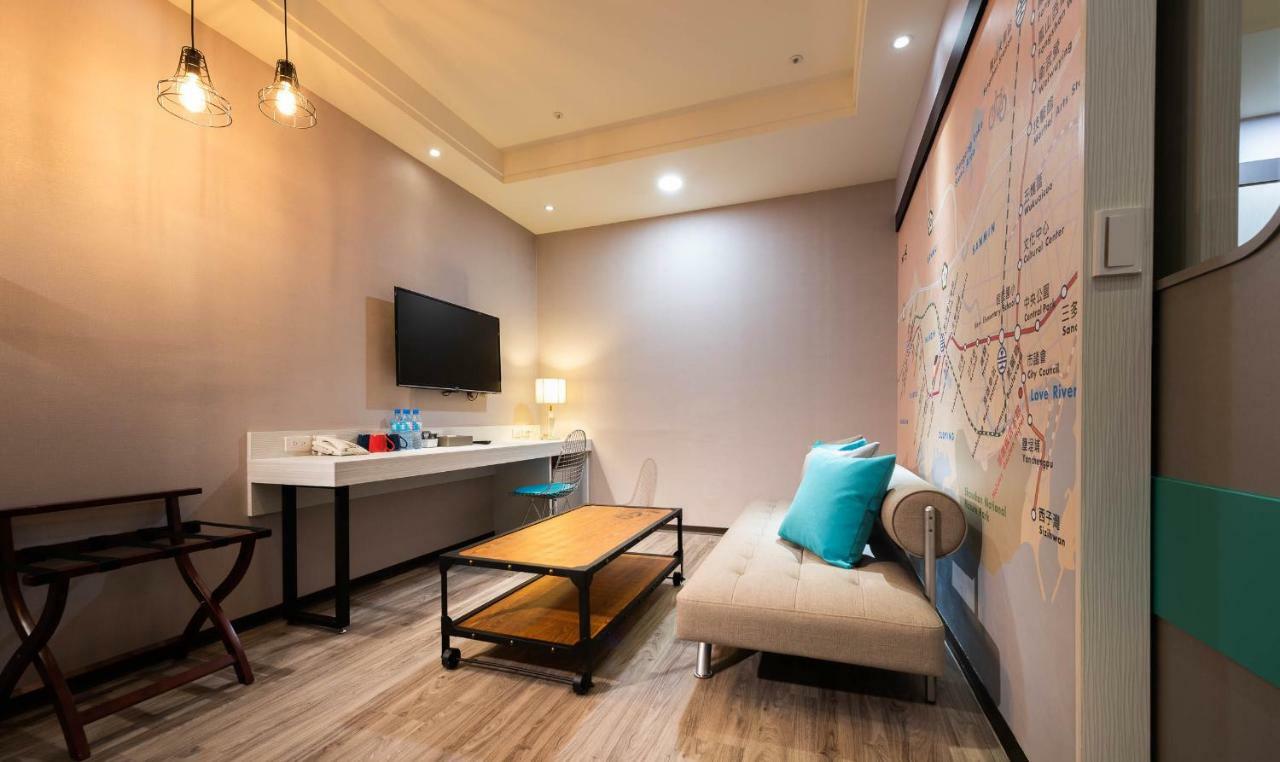 Holiday Garden Hotel Skm Park Kaohsiung Bagian luar foto